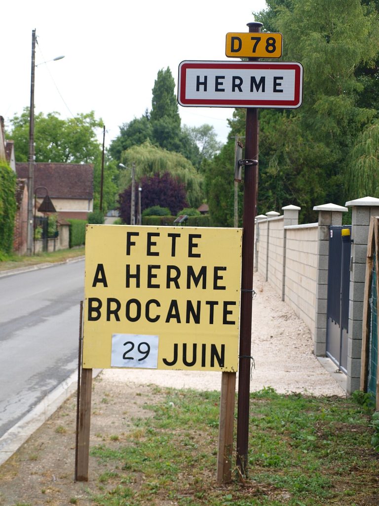 Panneau d'entrée de Hermé