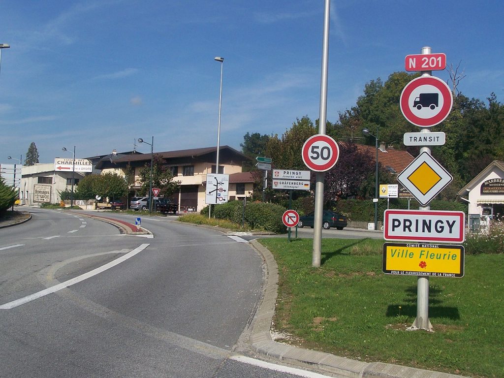 Panneau d'entrée de Pringy