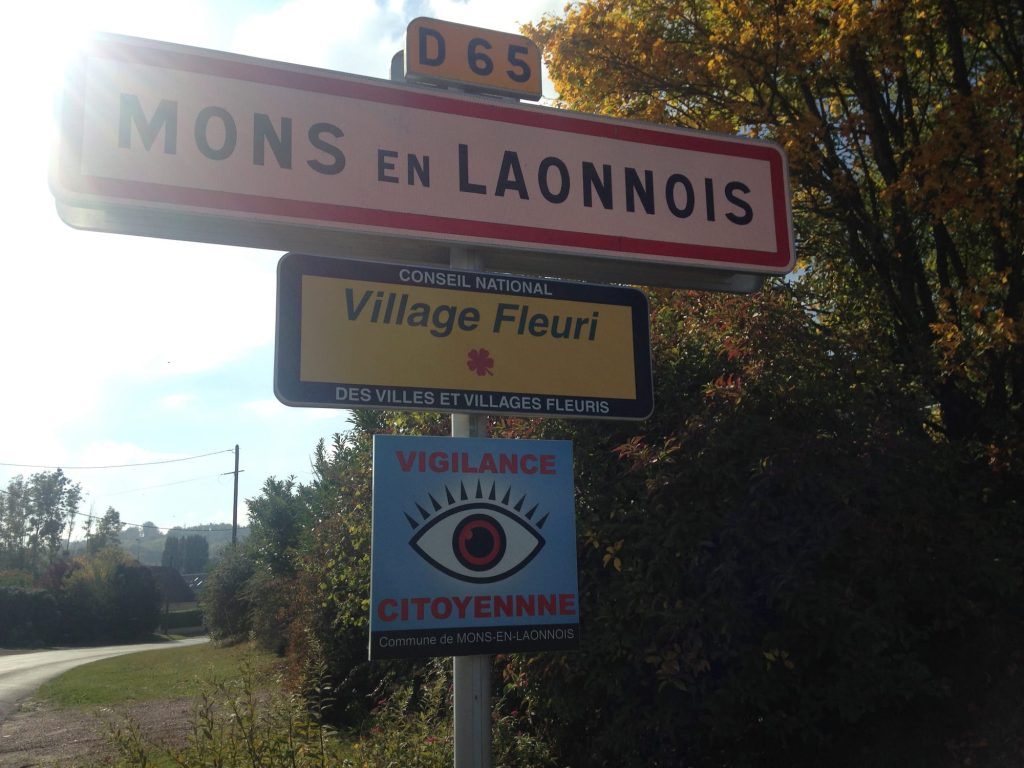 Panneau d'entrée de Mons-en-Montois