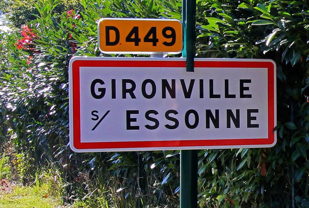 Panneau d'entrée de Gironville-sur-Essonne