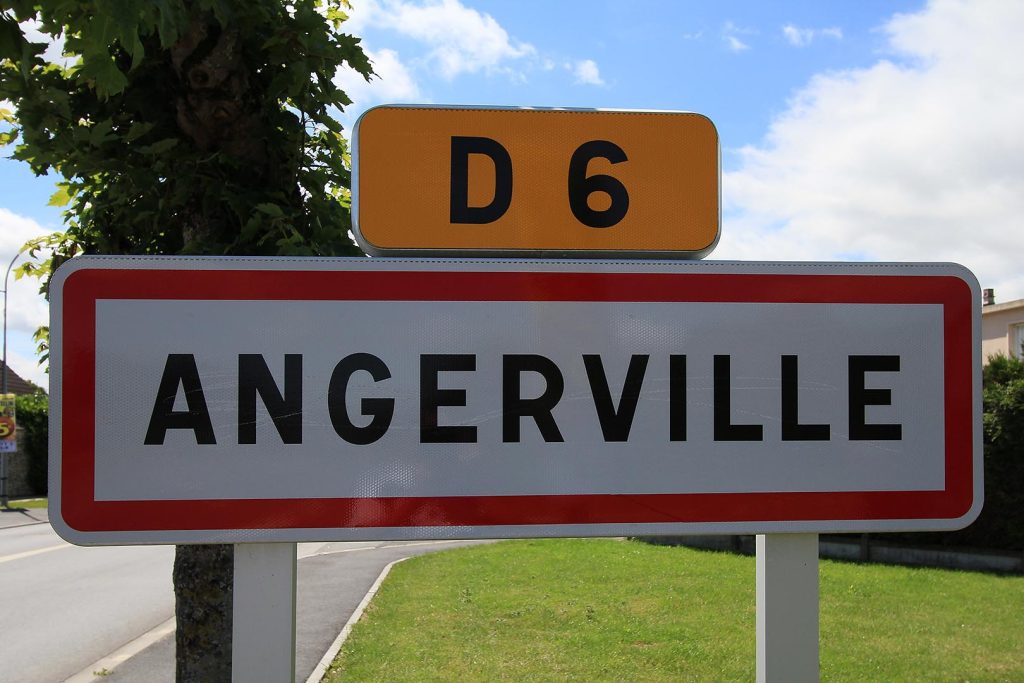 Panneau d'entrée de Angerville