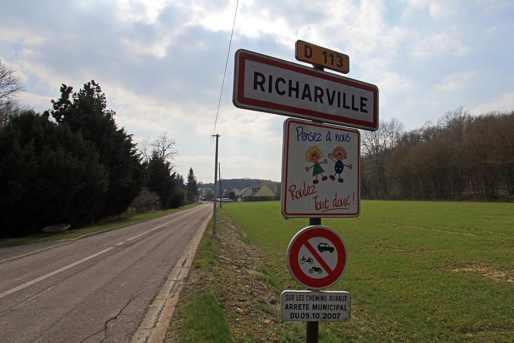 Panneau d'entrée de Richarville