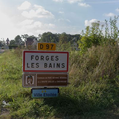 Panneau d'entrée de Forges-les-Bains