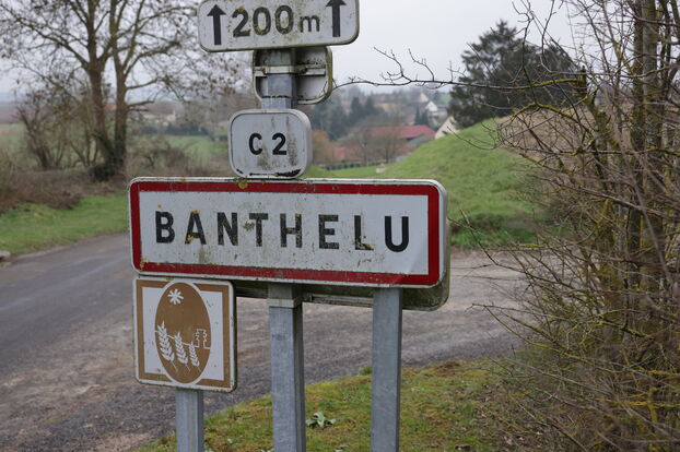 Panneau d'entrée de Banthelu