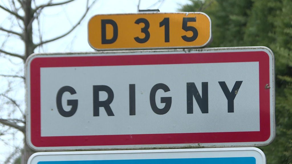 Panneau d'entrée de Grigny