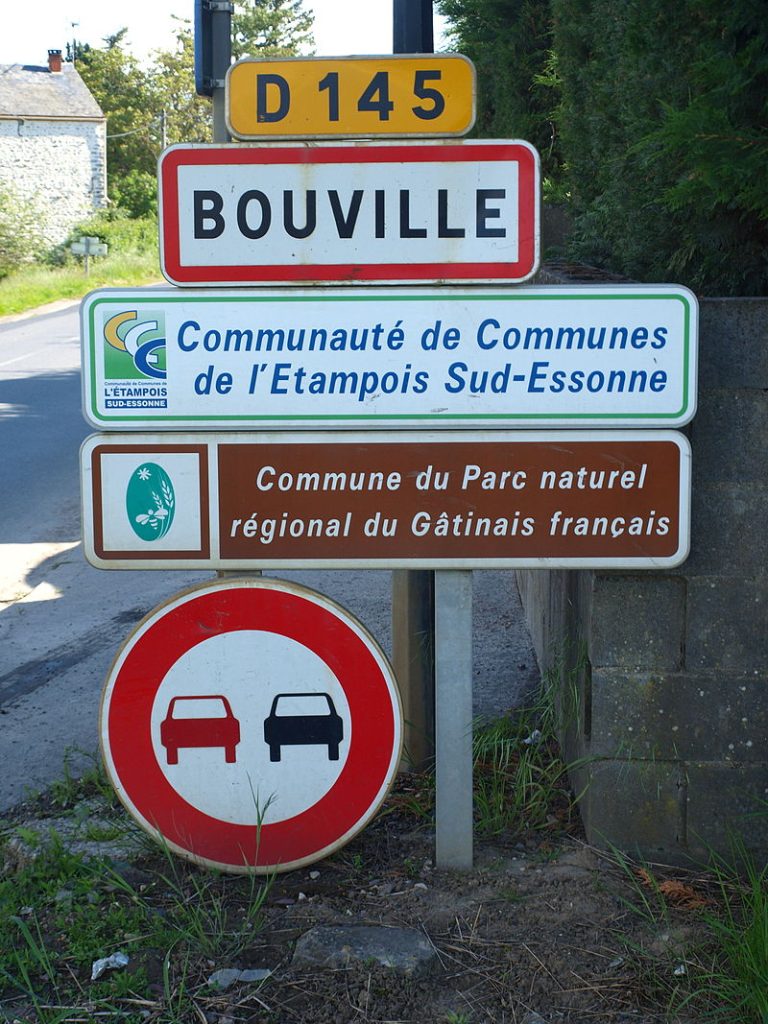 Panneau d'entrée de Bouville