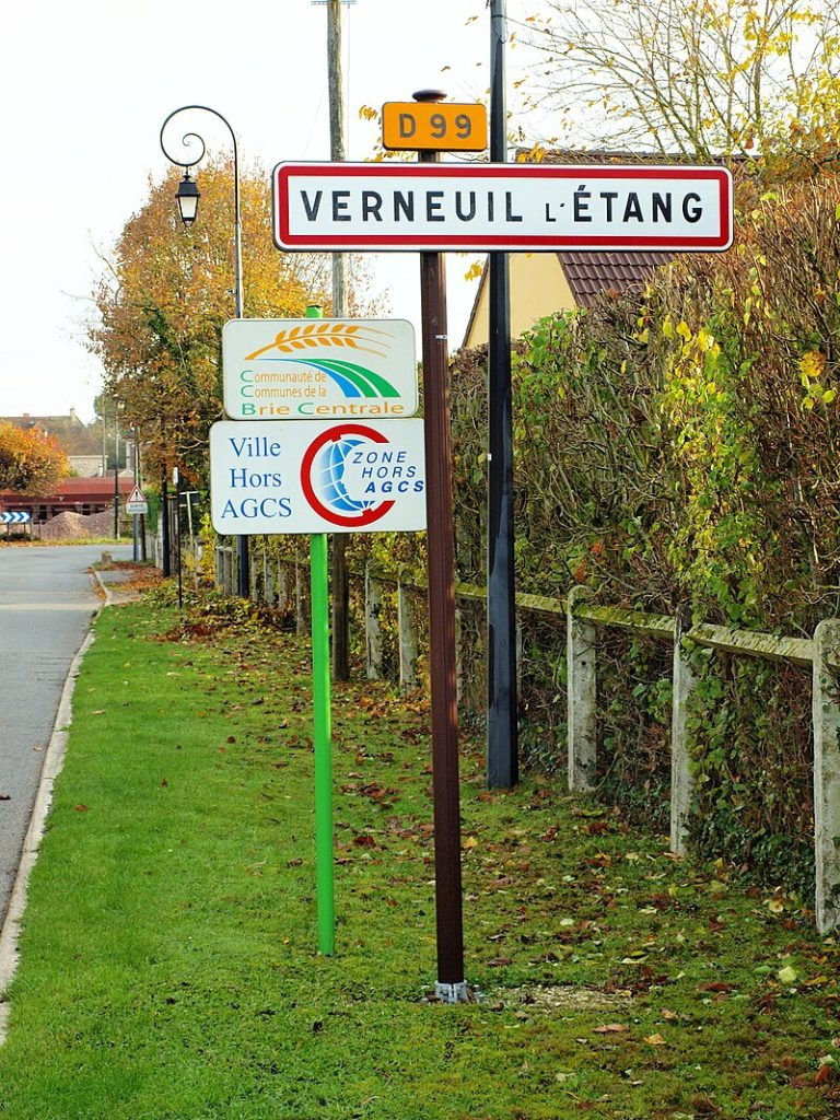 Panneau d'entrée de Verneuil-l’Étang