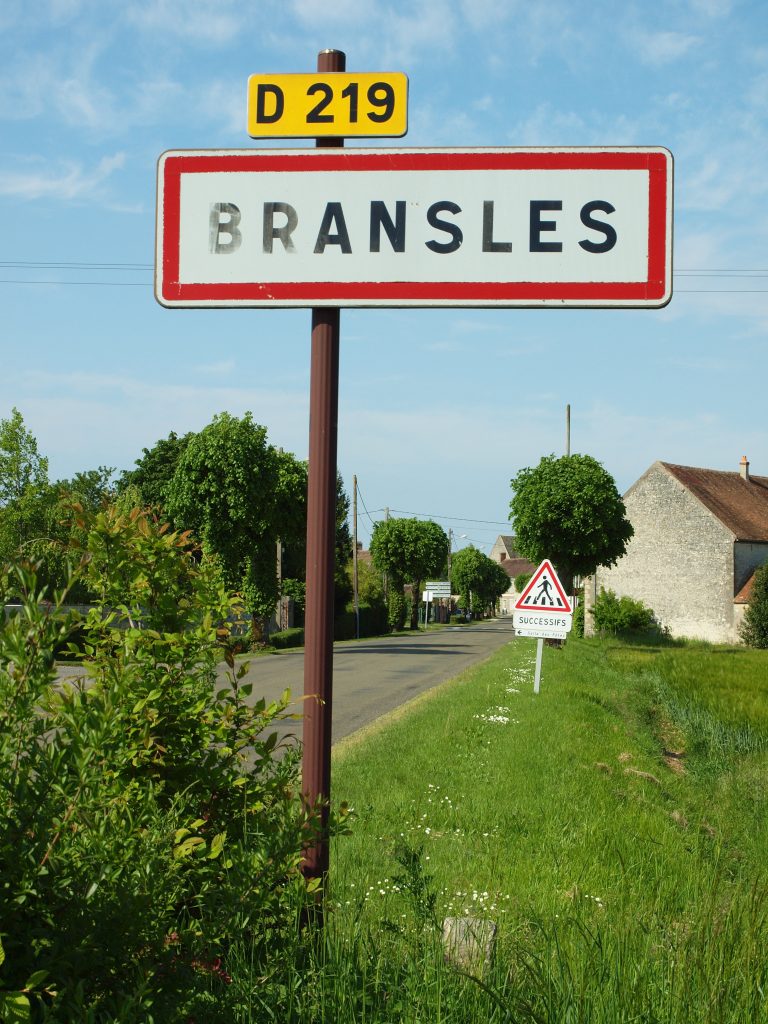 Panneau d'entrée de Bransles