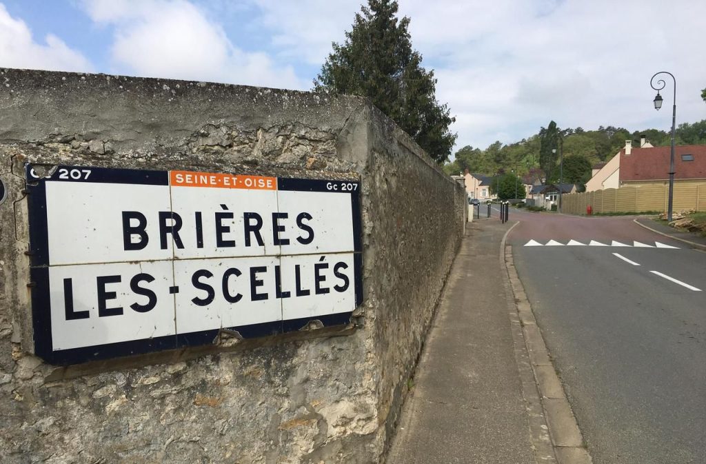 Panneau d'entrée de Brières-les-Scellés