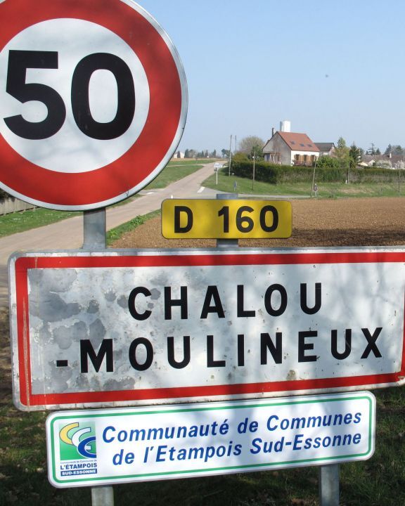 Panneau d'entrée de Chalou-Moulineux