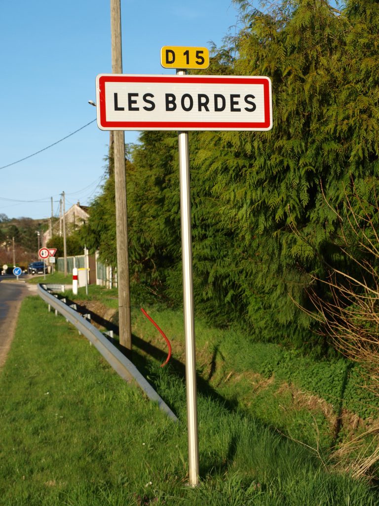 Panneau d'entrée de La Celle-les-Bordes