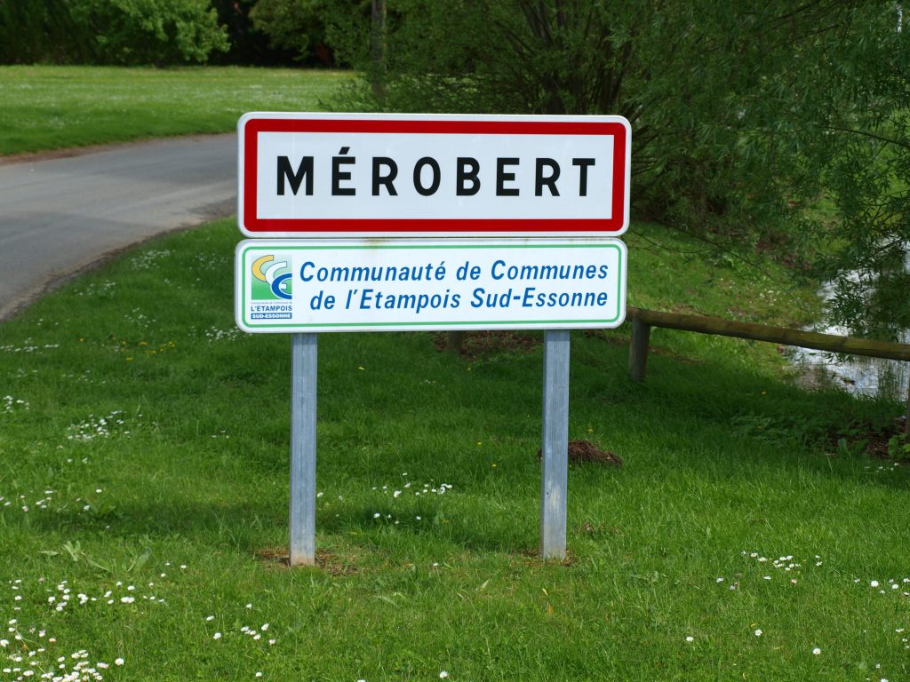 Panneau d'entrée de Mérobert