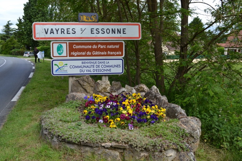 Panneau d'entrée de Vayres-sur-Essonne