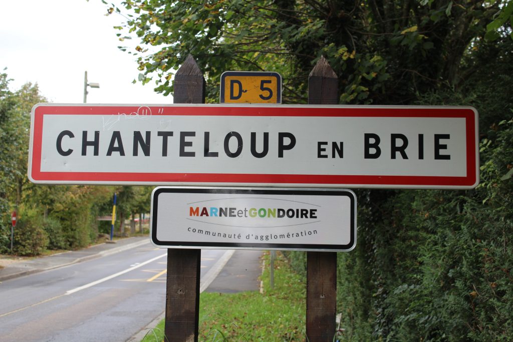 Panneau d'entrée de Chanteloup-en-Brie