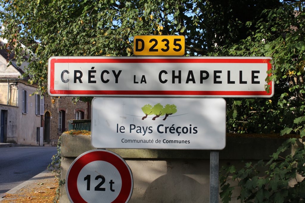 Panneau d'entrée de Crécy-la-Chapelle