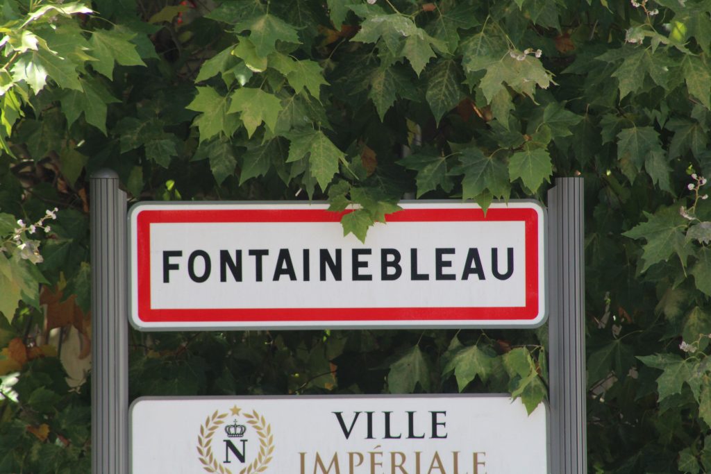 Panneau d'entrée de Fontainebleau