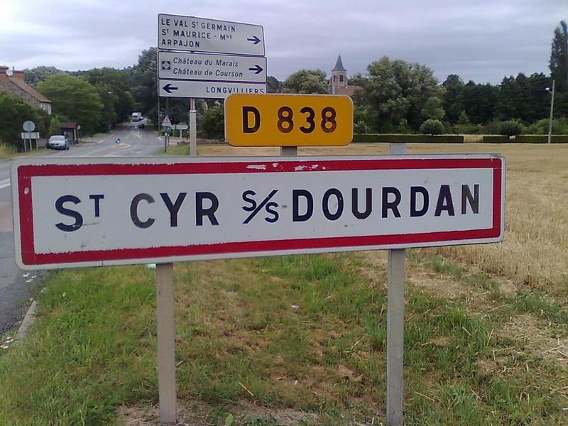 Panneau d'entrée de Saint-Cyr-sous-Dourdan