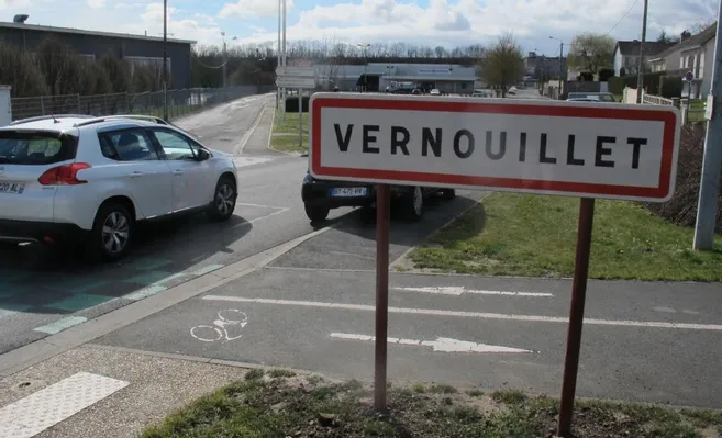 Panneau d'entrée de Vernouillet