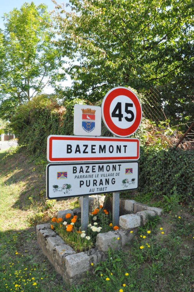 Panneau d'entrée de Bazemont