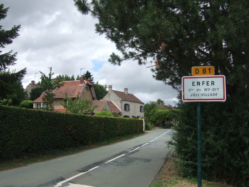 Panneau d'entrée de Wy-dit-Joli-Village