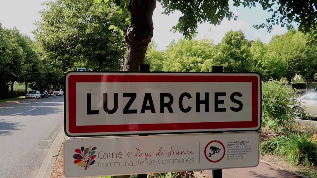 Panneau d'entrée de Luzarches