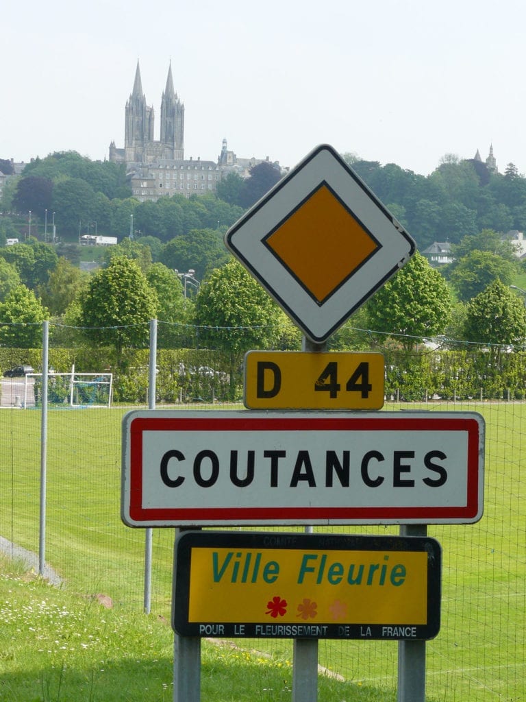 Panneau d'entrée de Courances