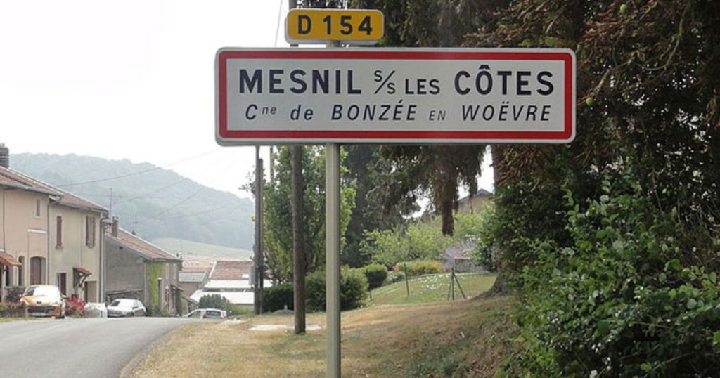 Panneau d'entrée de Le Mesnil-Amelot